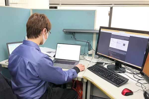 実際の開発作業の様子